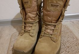 Vojenské boty.