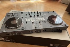 Pioneer DJ DDJ-REV7 Profesionální DJ ovladač pro…