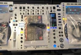 2x Pioneer Cdj-2000Nxs2-W Player +1x Djm-900Nxs2…